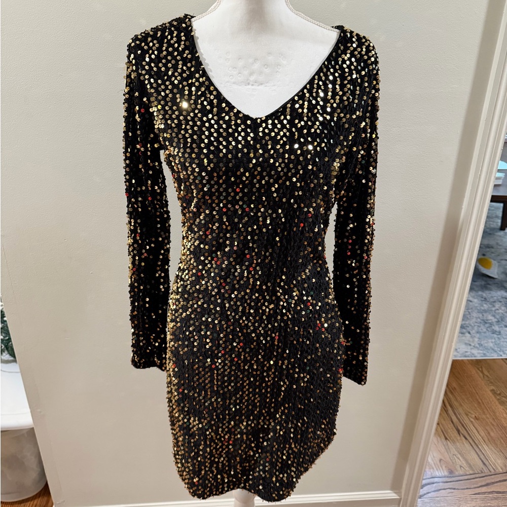 Black Sequin Long-Sleeve V-Neck Party Dress